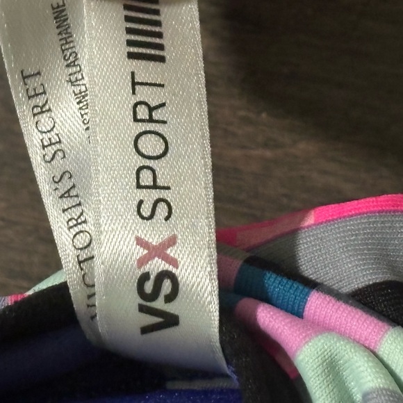 Victoria's Secret VSX Sport Women Sports Bra 34DD Multi Color Zip Closure - Picture 5 of 7